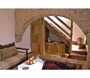 Διώροφη Σουίτα Νο 19