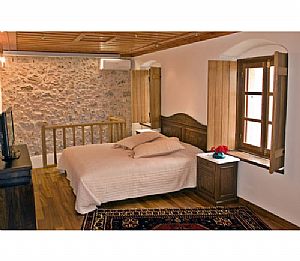 Διώροφη Σουίτα Νο 19