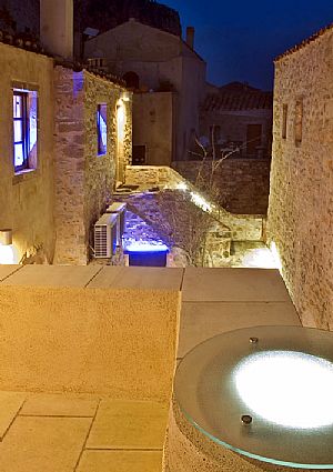 Διώροφη Σουίτα Νο 19