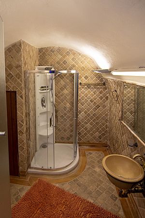 Διώροφη Σουίτα Νο 20