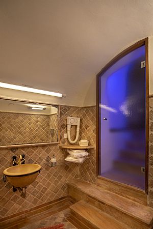 Διώροφη Σουίτα Νο 20