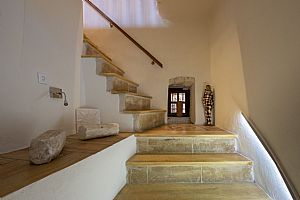 Διώροφη Σουίτα Νο 20